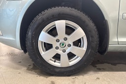 vihreä Skoda Octavia 2010 kuva 9.