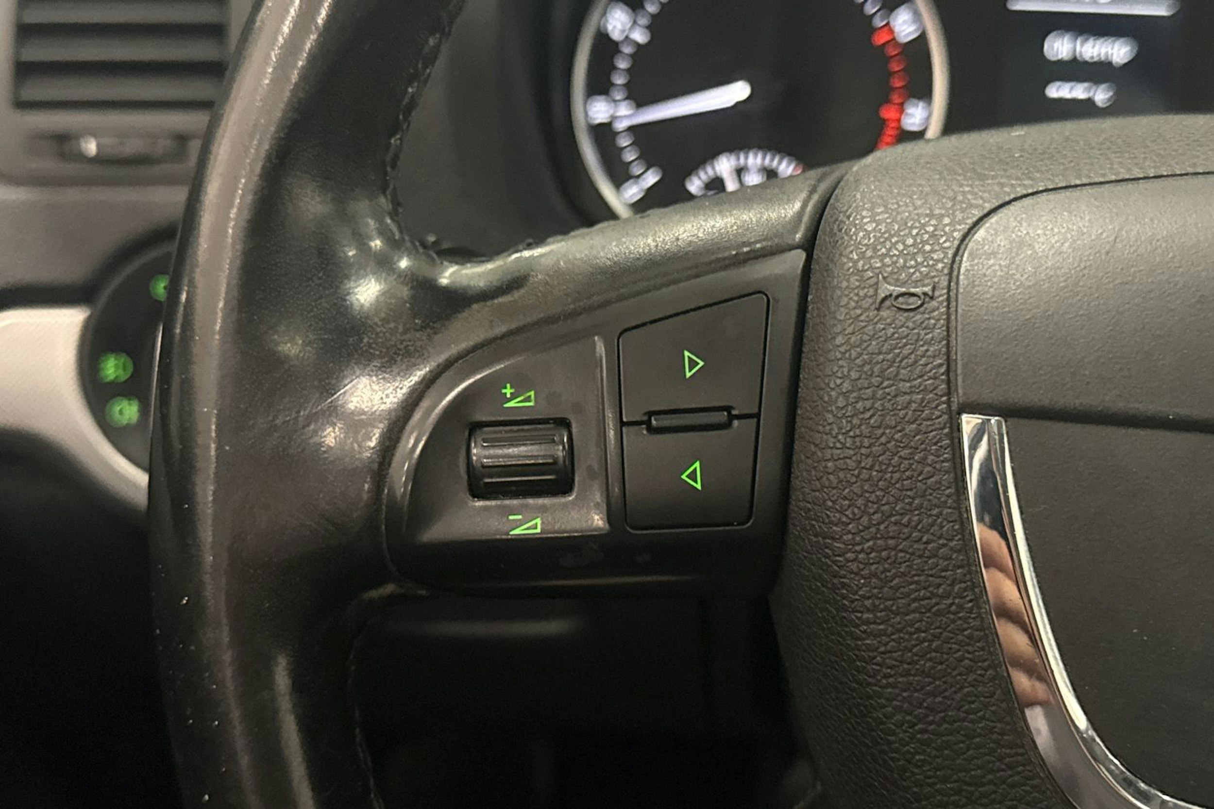 vihreä Skoda Octavia 2010 kuva 12.