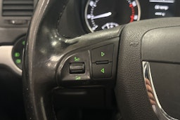 vihreä Skoda Octavia 2010 kuva 12.