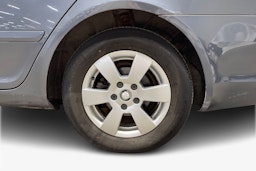 harmaa Skoda Octavia 2010 kuva 11.
