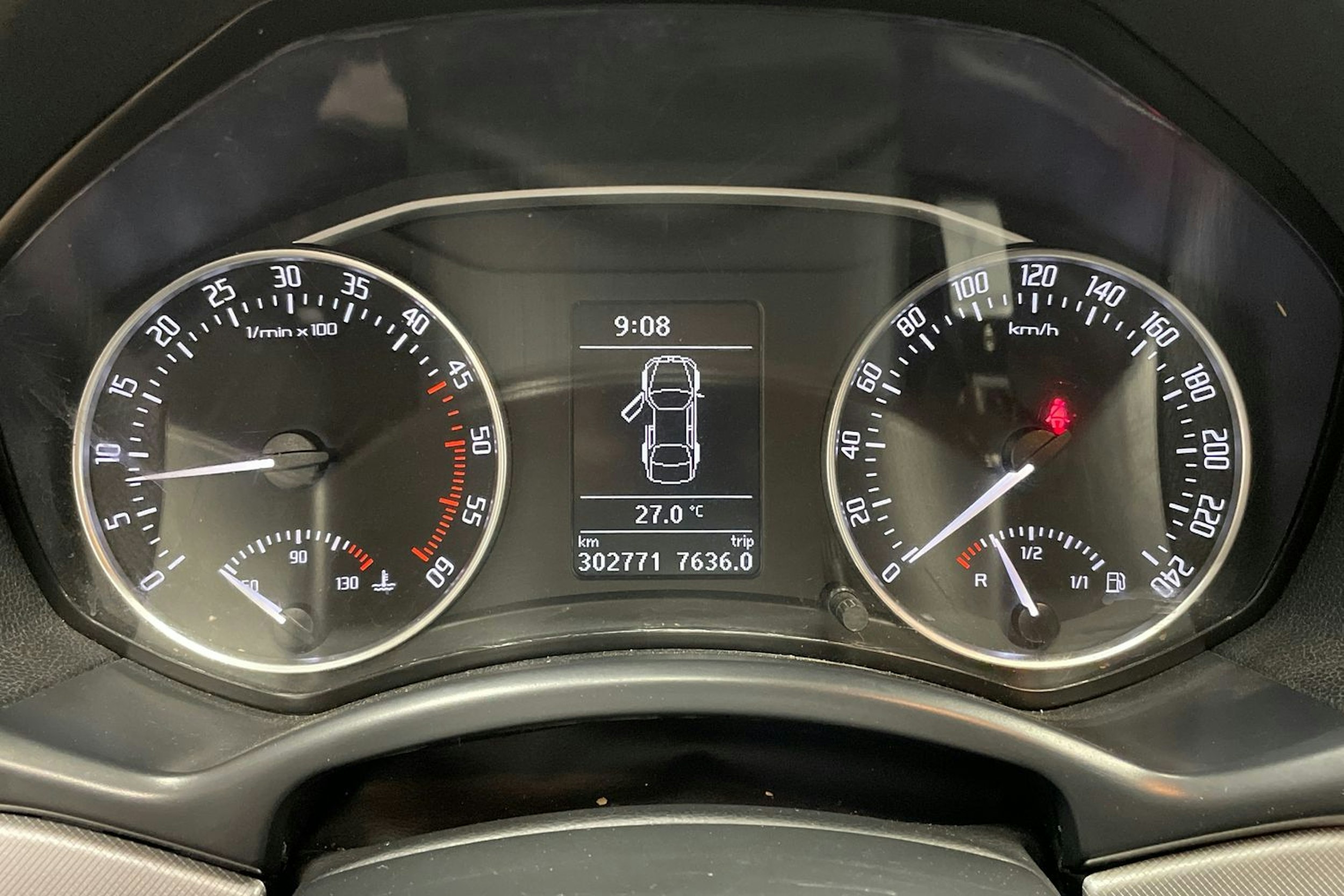 harmaa Skoda Octavia 2010 kuva 15.