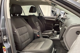 harmaa Skoda Octavia 2010 kuva 22.