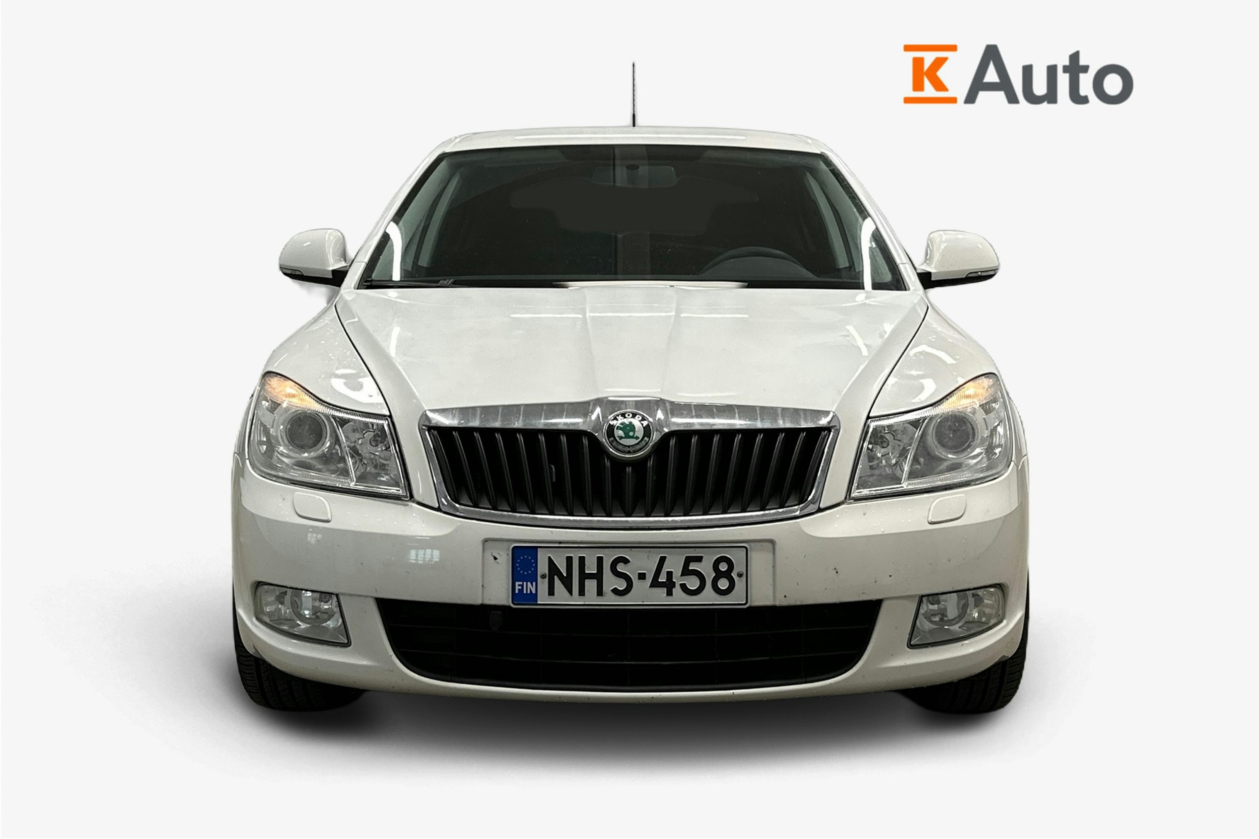 valkoinen Skoda Octavia 2010 kuva 5.