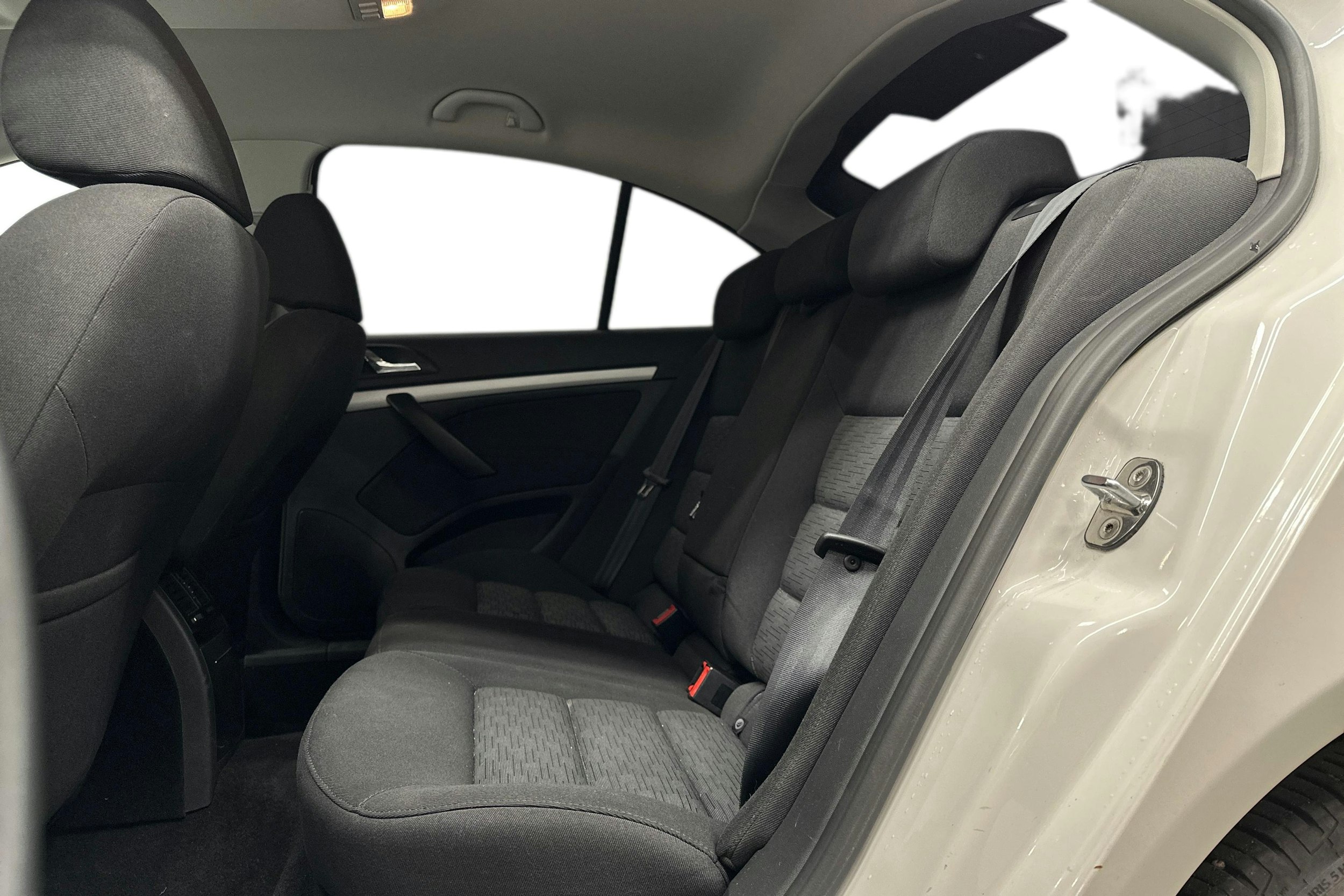 valkoinen Skoda Octavia 2010 kuva 10.