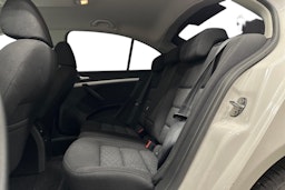 valkoinen Skoda Octavia 2010 kuva 10.