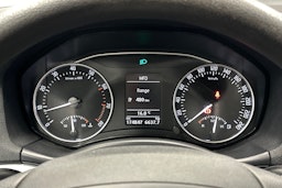 valkoinen Skoda Octavia 2010 kuva 16.
