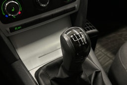 valkoinen Skoda Octavia 2010 kuva 18.
