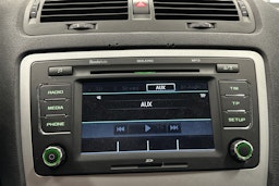 valkoinen Skoda Octavia 2010 kuva 20.