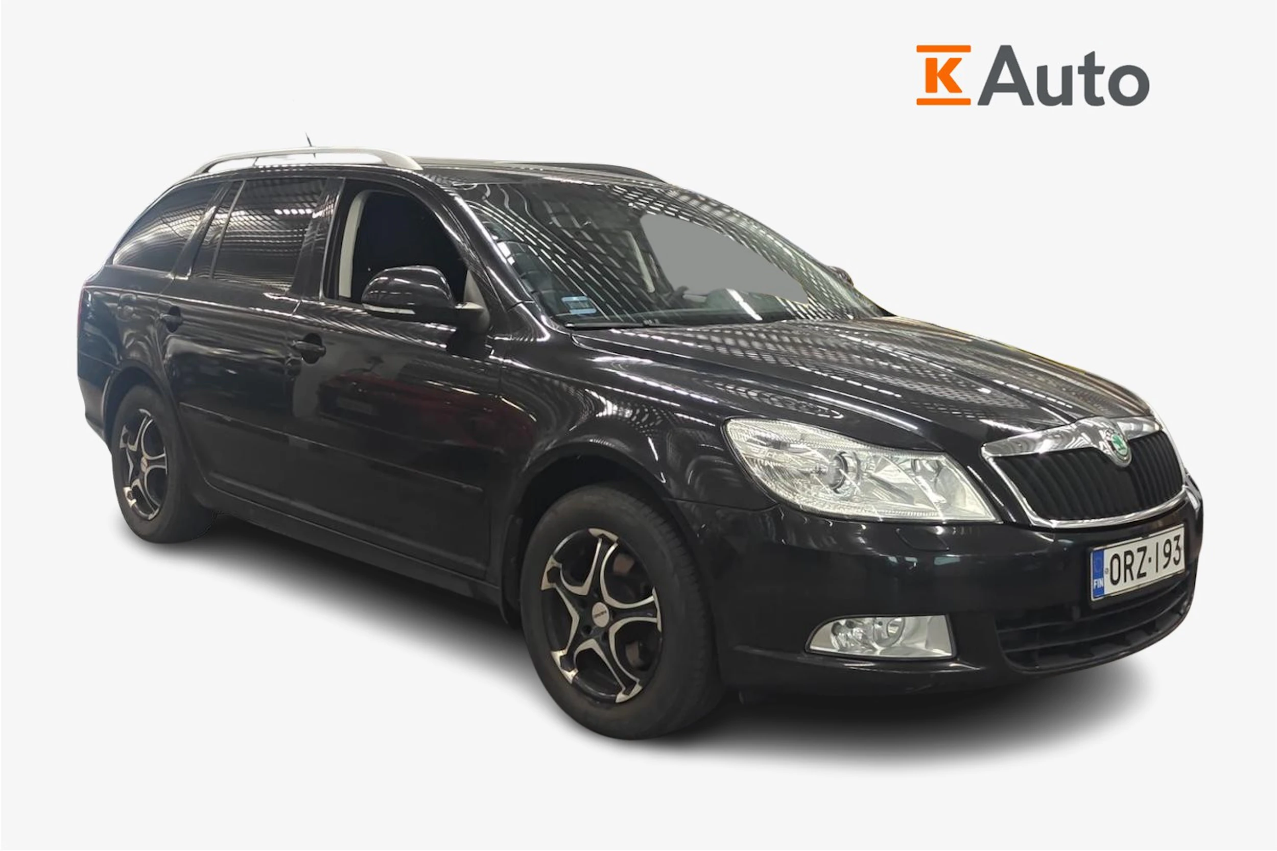 musta Skoda Octavia 2010 kuva 1.