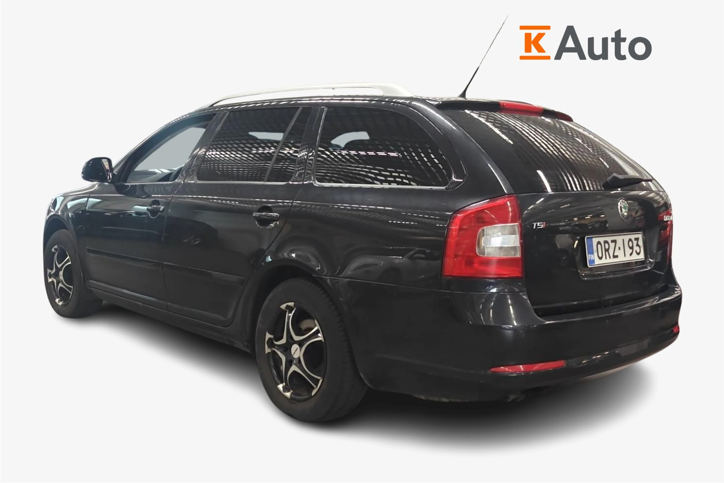 musta Skoda Octavia 2010 kuva 2.