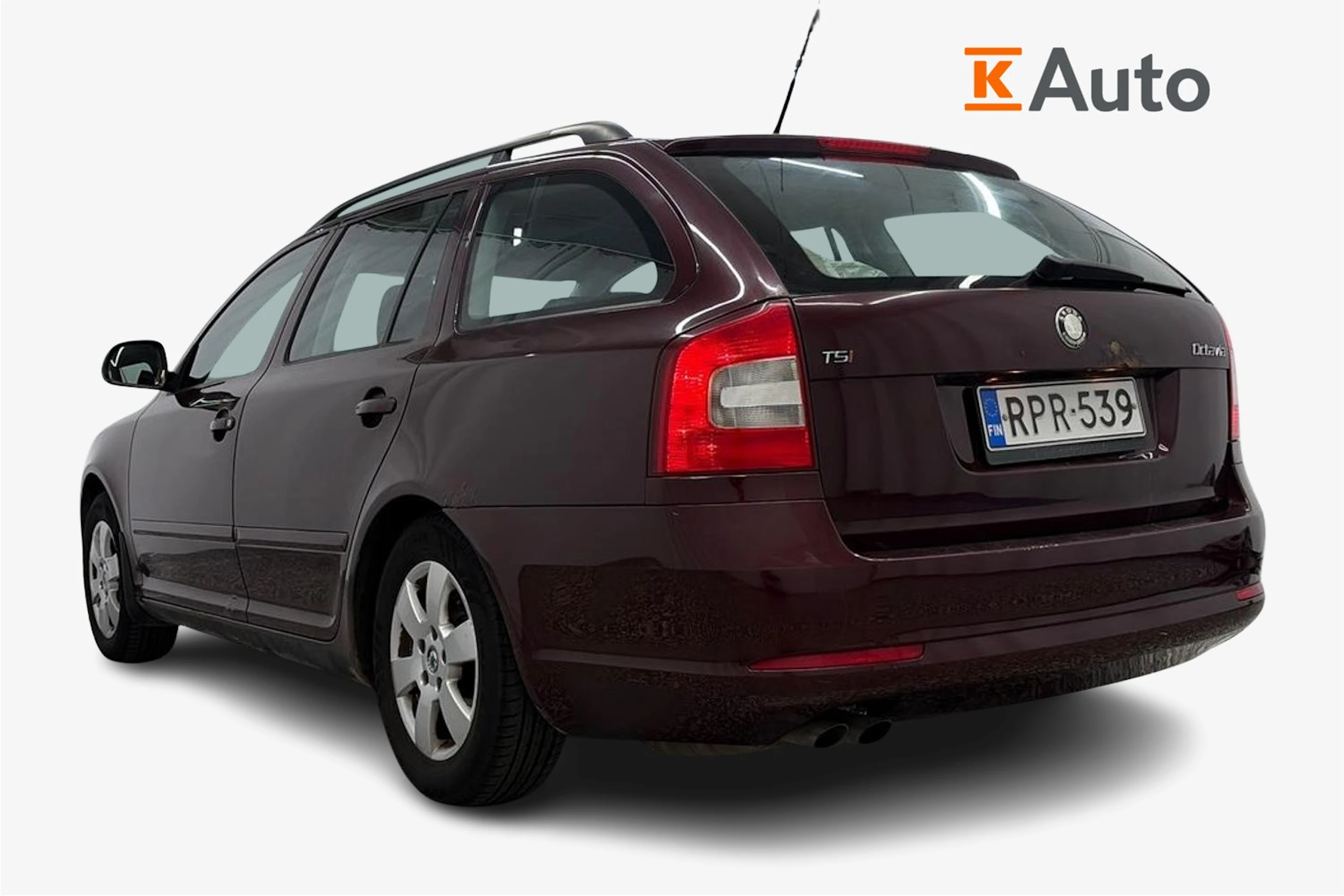 Punainen Skoda OCTAVIA 2010 kuva 2.