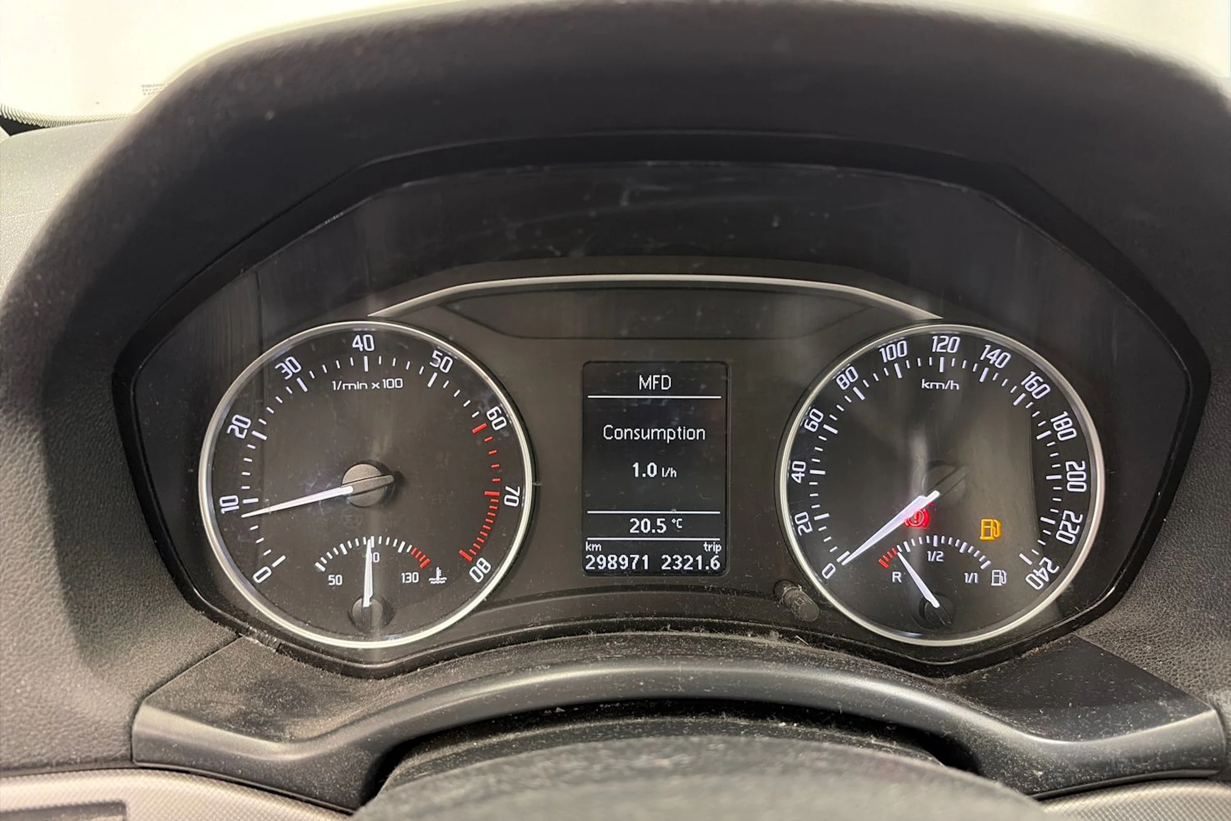 Punainen Skoda OCTAVIA 2010 kuva 13.