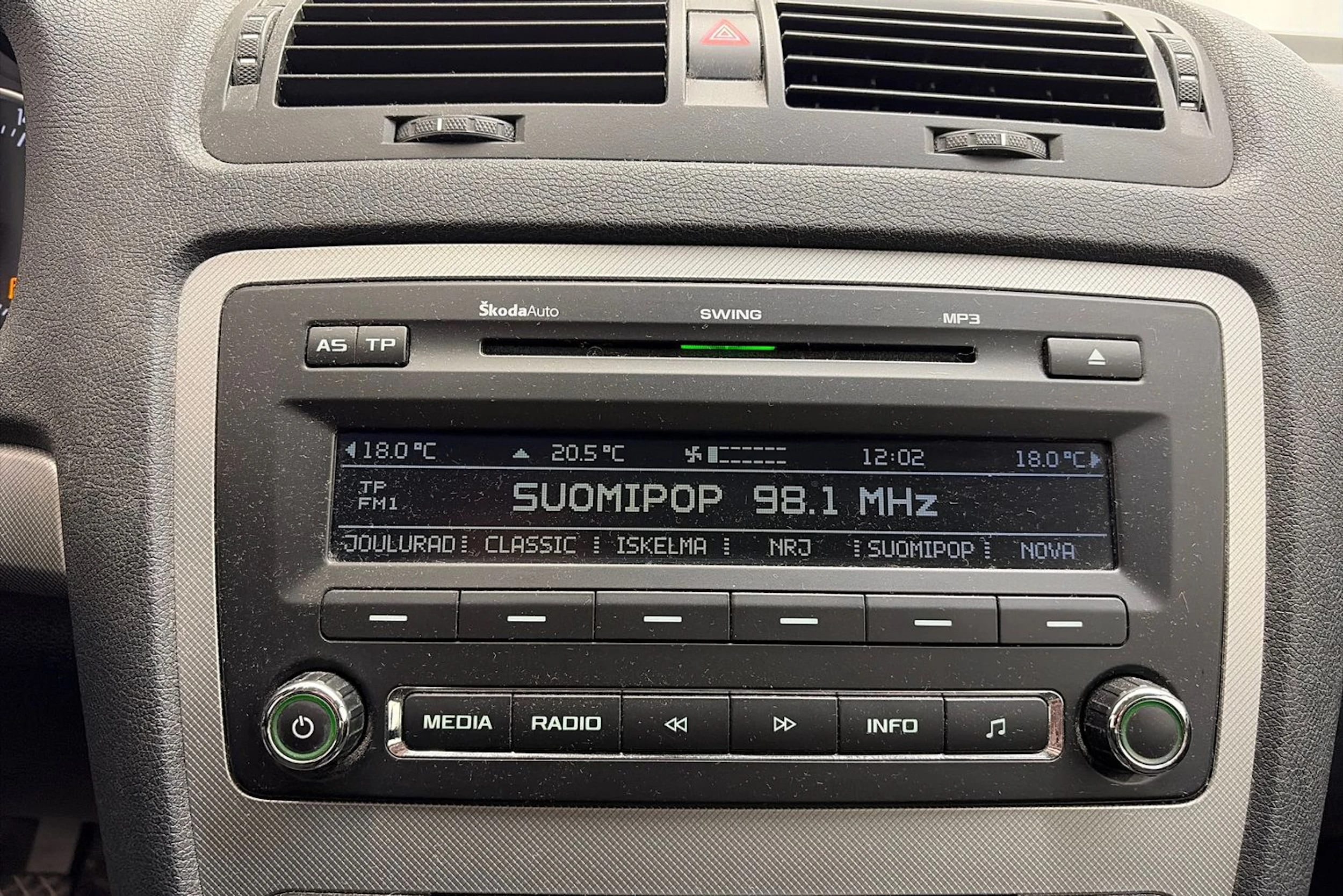 Punainen Skoda OCTAVIA 2010 kuva 15.