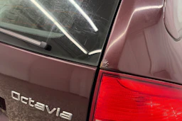 Punainen Skoda OCTAVIA 2010 kuva 25.