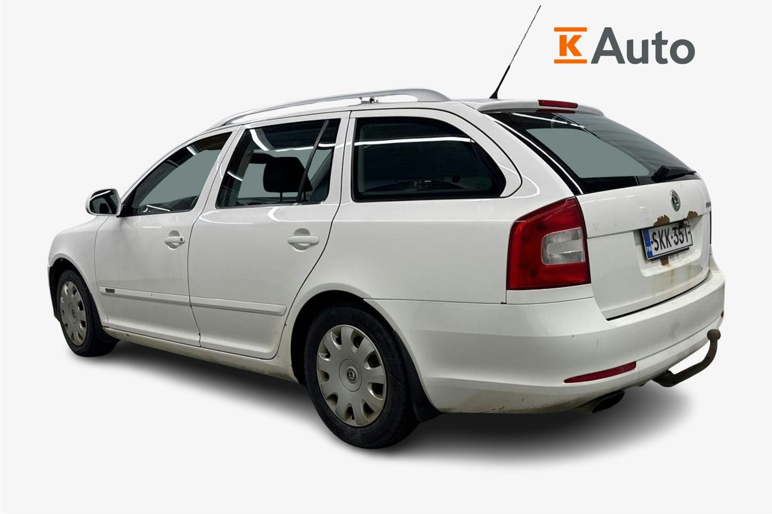 valkoinen Skoda Octavia 2010 kuva 2.