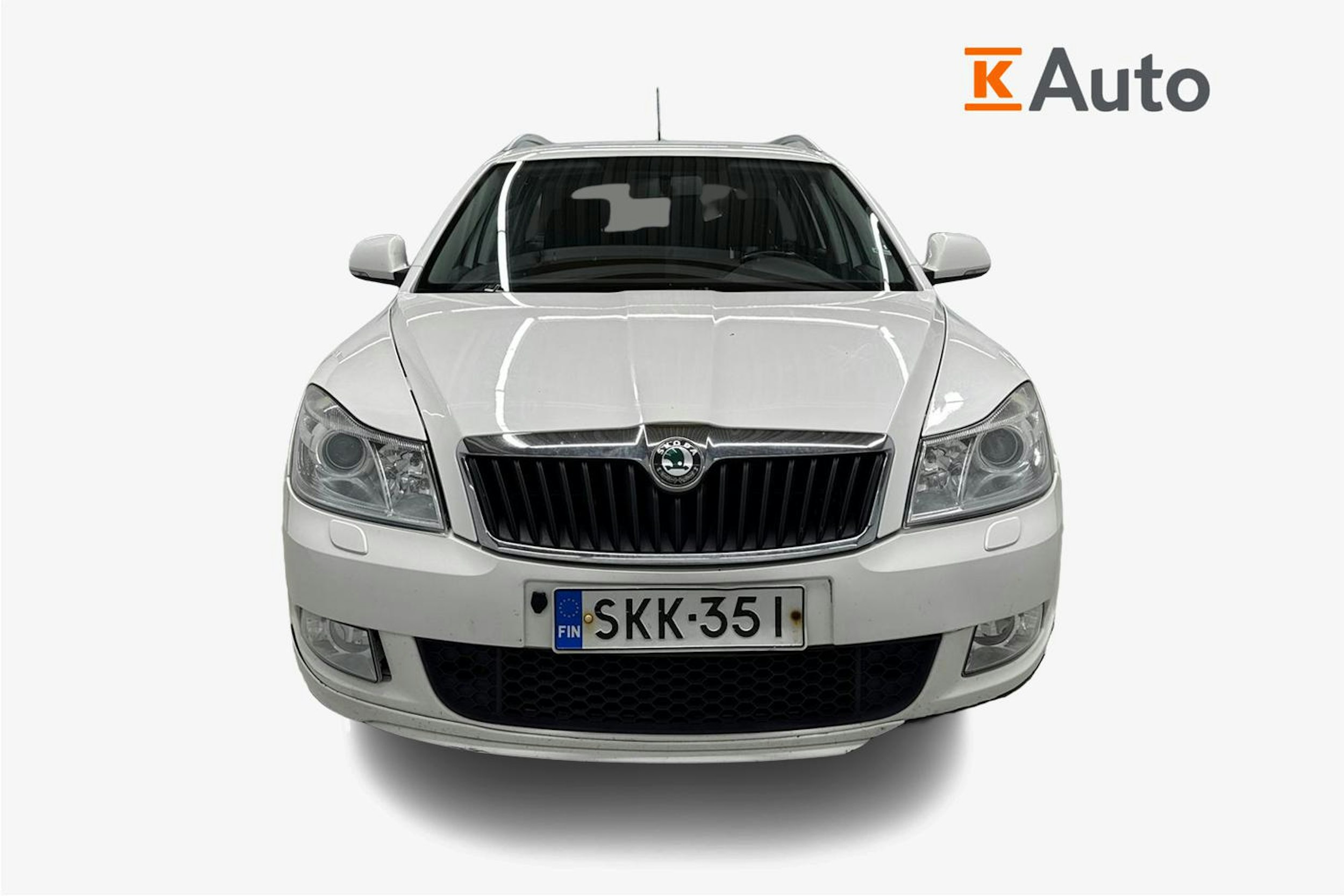 valkoinen Skoda Octavia 2010 kuva 4.