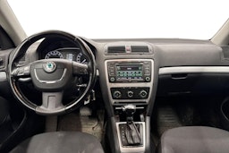 valkoinen Skoda Octavia 2010 kuva 7.