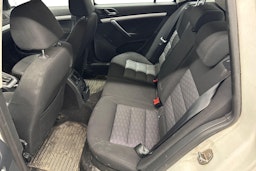 valkoinen Skoda Octavia 2010 kuva 8.