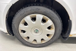 valkoinen Skoda Octavia 2010 kuva 10.