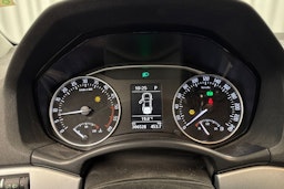 valkoinen Skoda Octavia 2010 kuva 14.