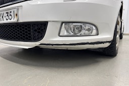 valkoinen Skoda Octavia 2010 kuva 22.