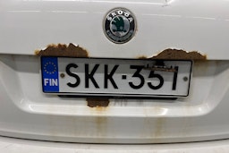 valkoinen Skoda Octavia 2010 kuva 25.