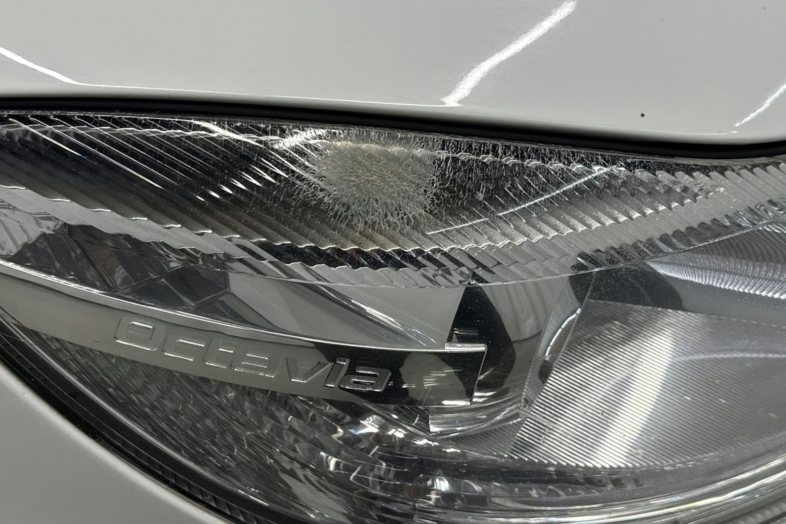 valkoinen Skoda Octavia 2010 kuva 27.