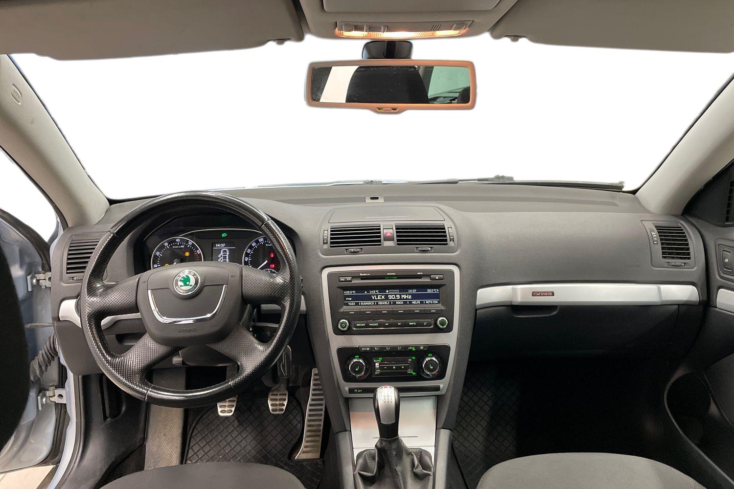 Skoda Octavia Combi 1,8 TSI 4X4 Scout 2010, kuva 7/22