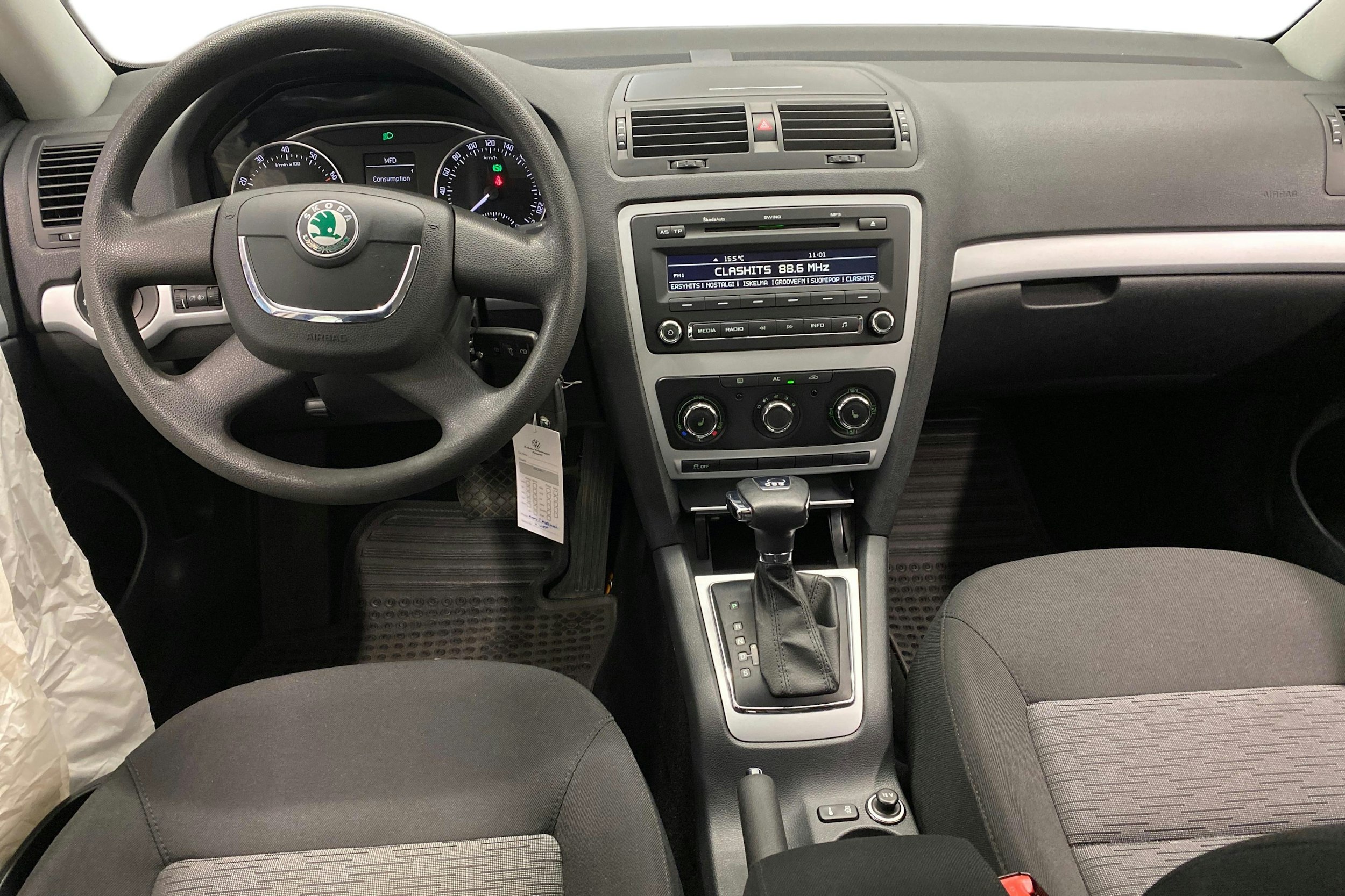 valkoinen Skoda Octavia 2010 kuva 7.