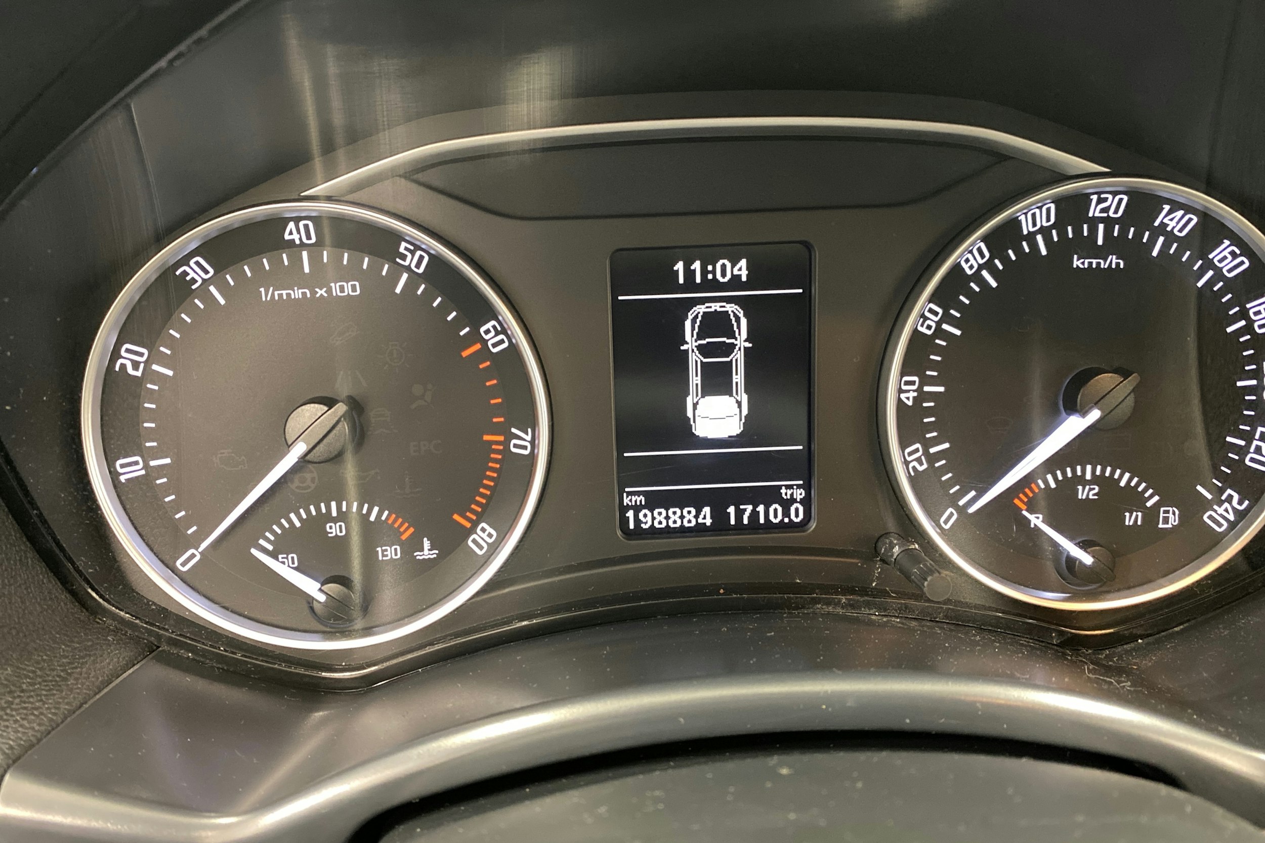 valkoinen Skoda Octavia 2010 kuva 13.
