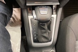 valkoinen Skoda Octavia 2010 kuva 15.