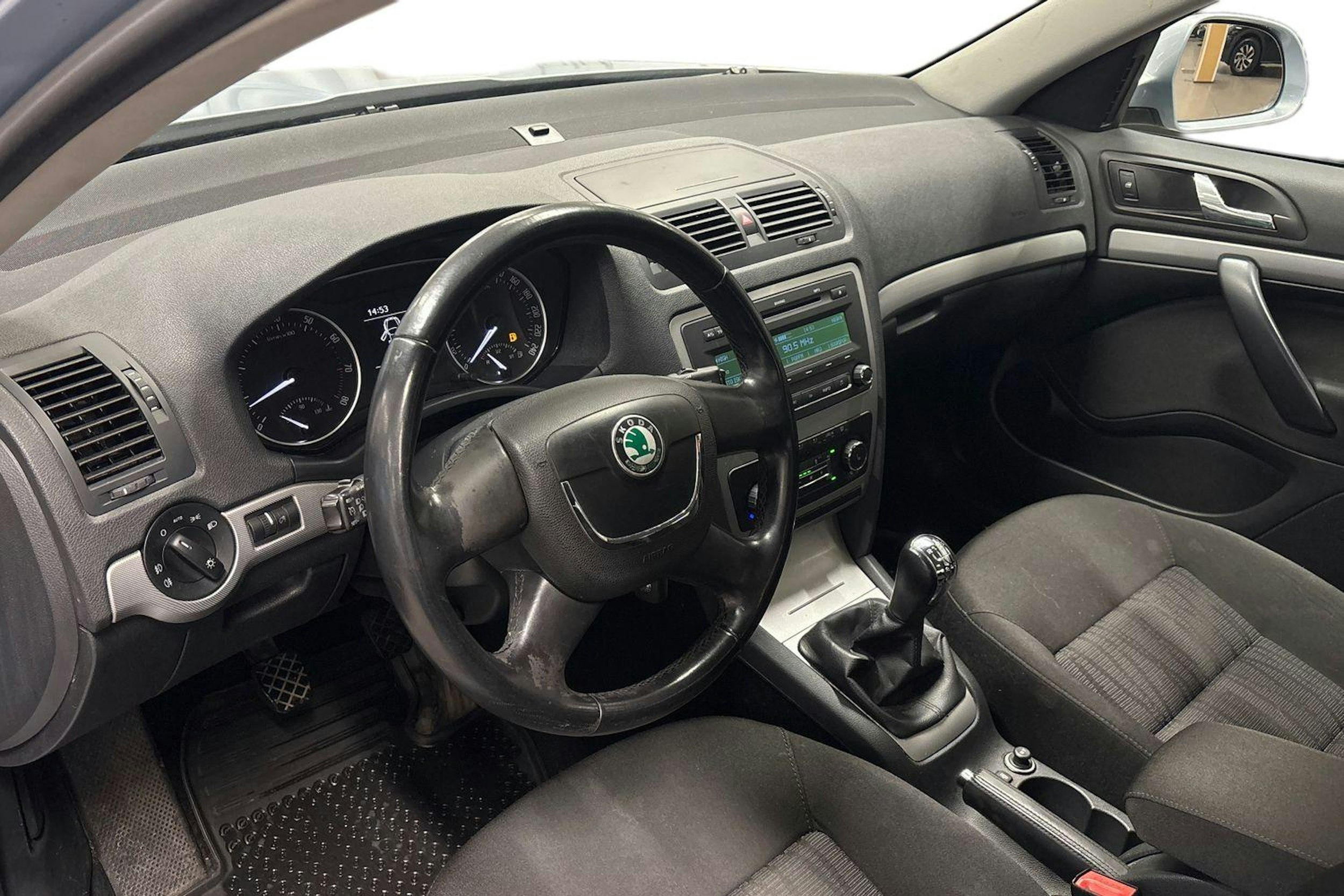 Sininen Skoda OCTAVIA 2011 kuva 6.