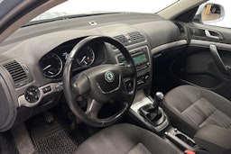 Sininen Skoda OCTAVIA 2011 kuva 6.