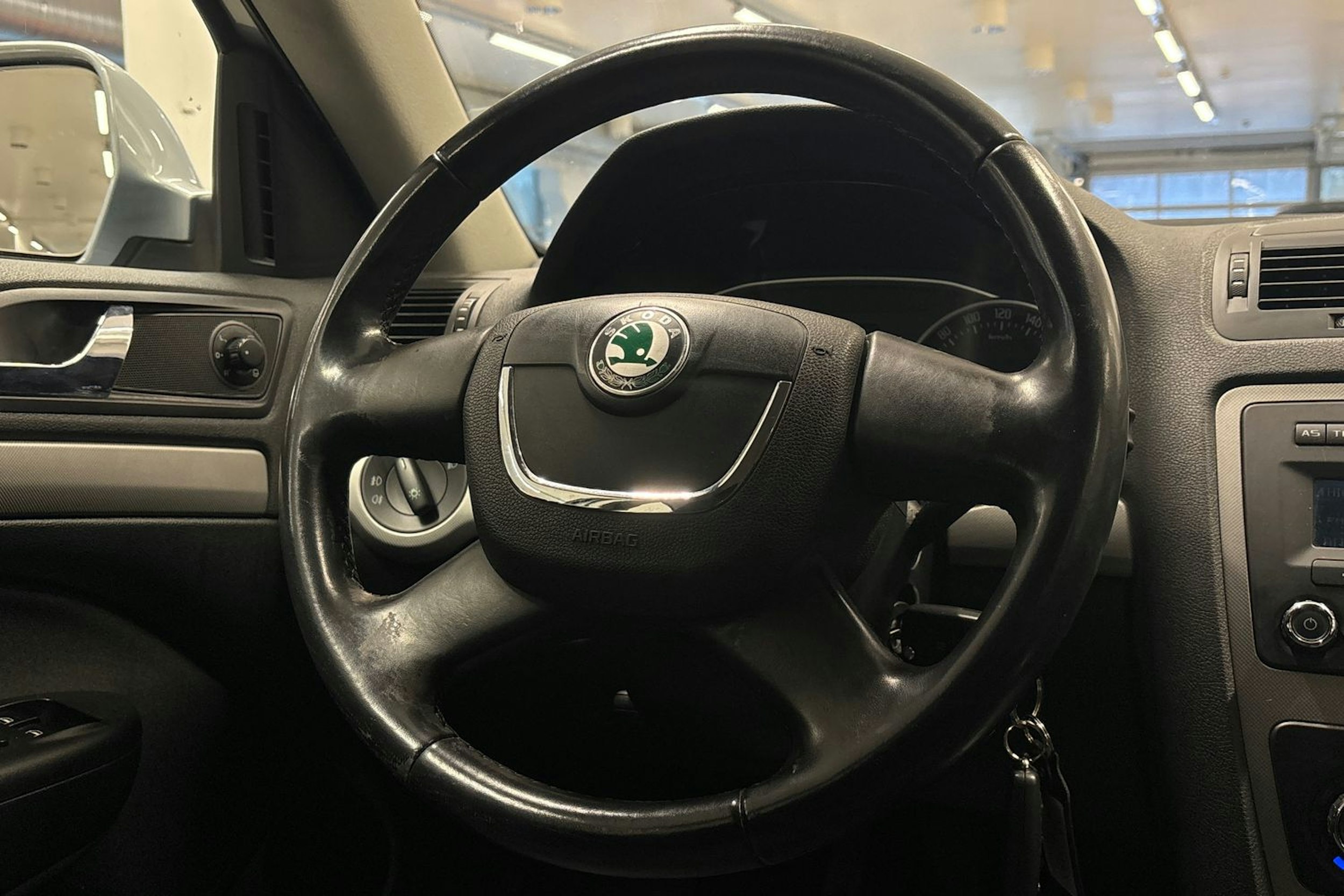 Sininen Skoda OCTAVIA 2011 kuva 12.