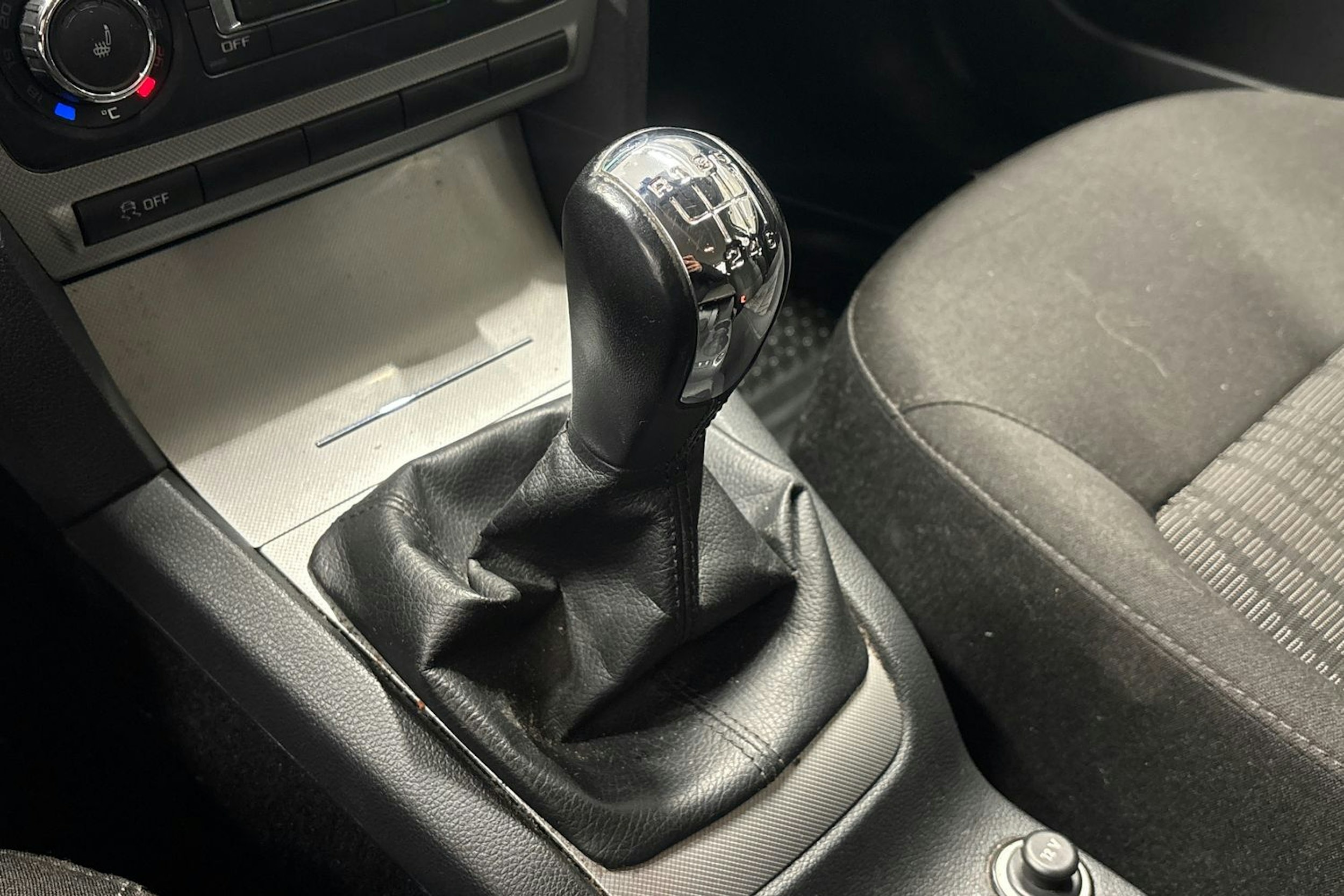 Sininen Skoda OCTAVIA 2011 kuva 16.