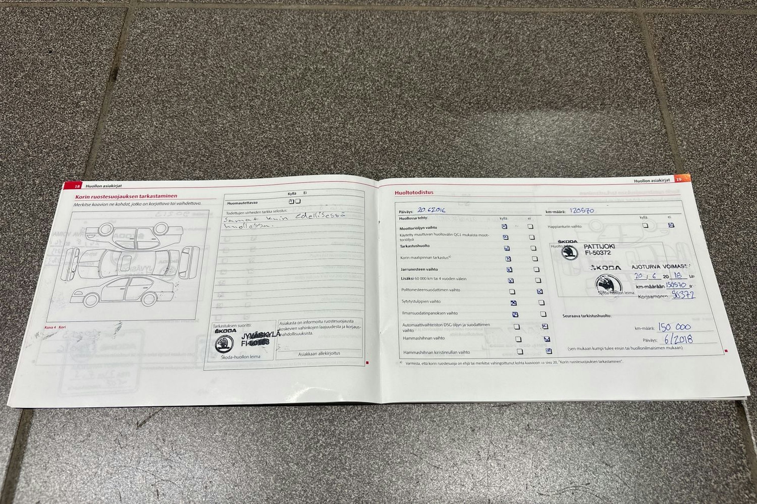 Sininen Skoda OCTAVIA 2011 kuva 22.