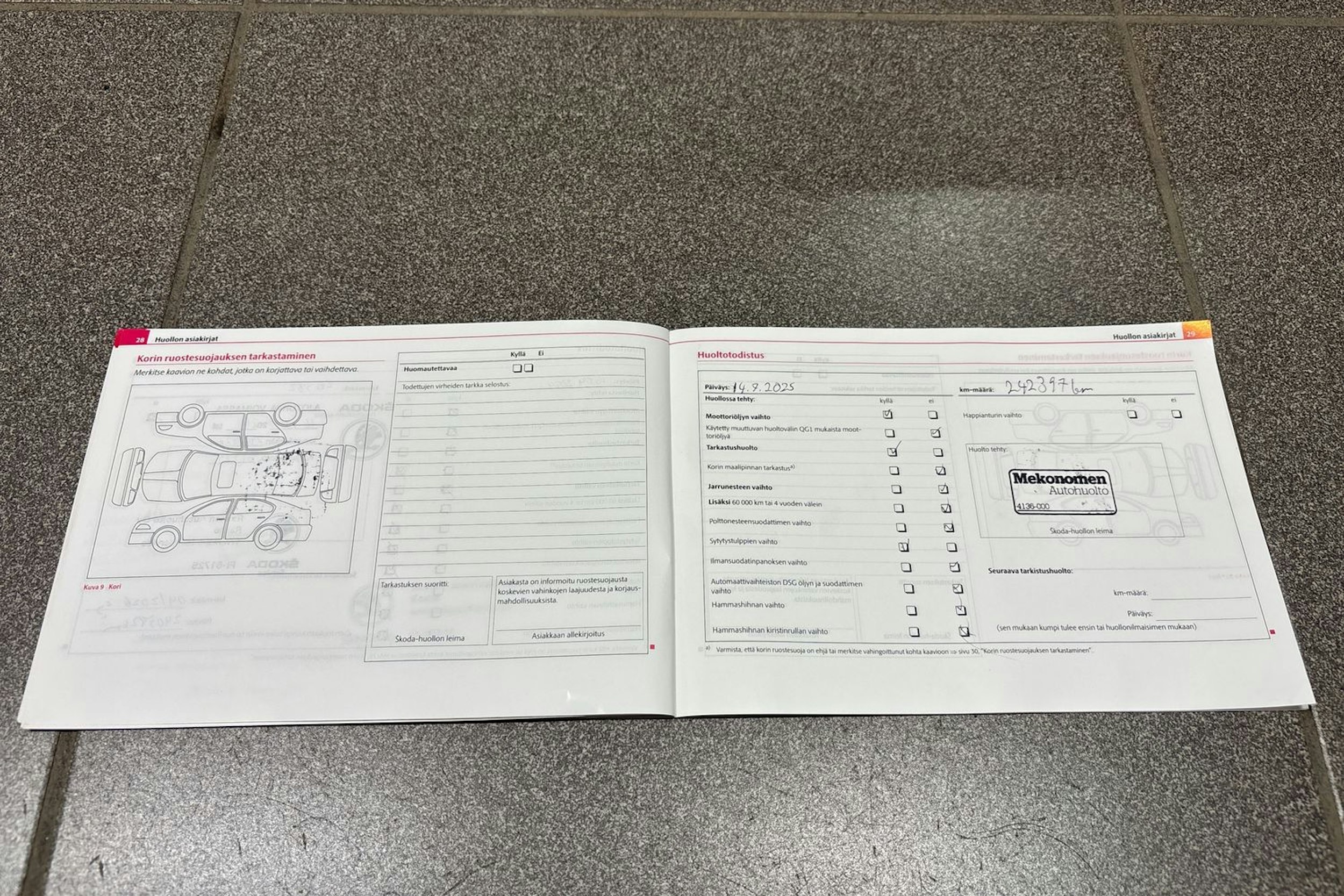 Sininen Skoda OCTAVIA 2011 kuva 27.