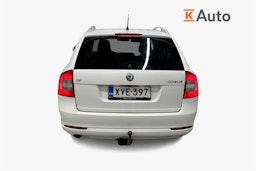 valkoinen Skoda Octavia 2010 kuva 3.