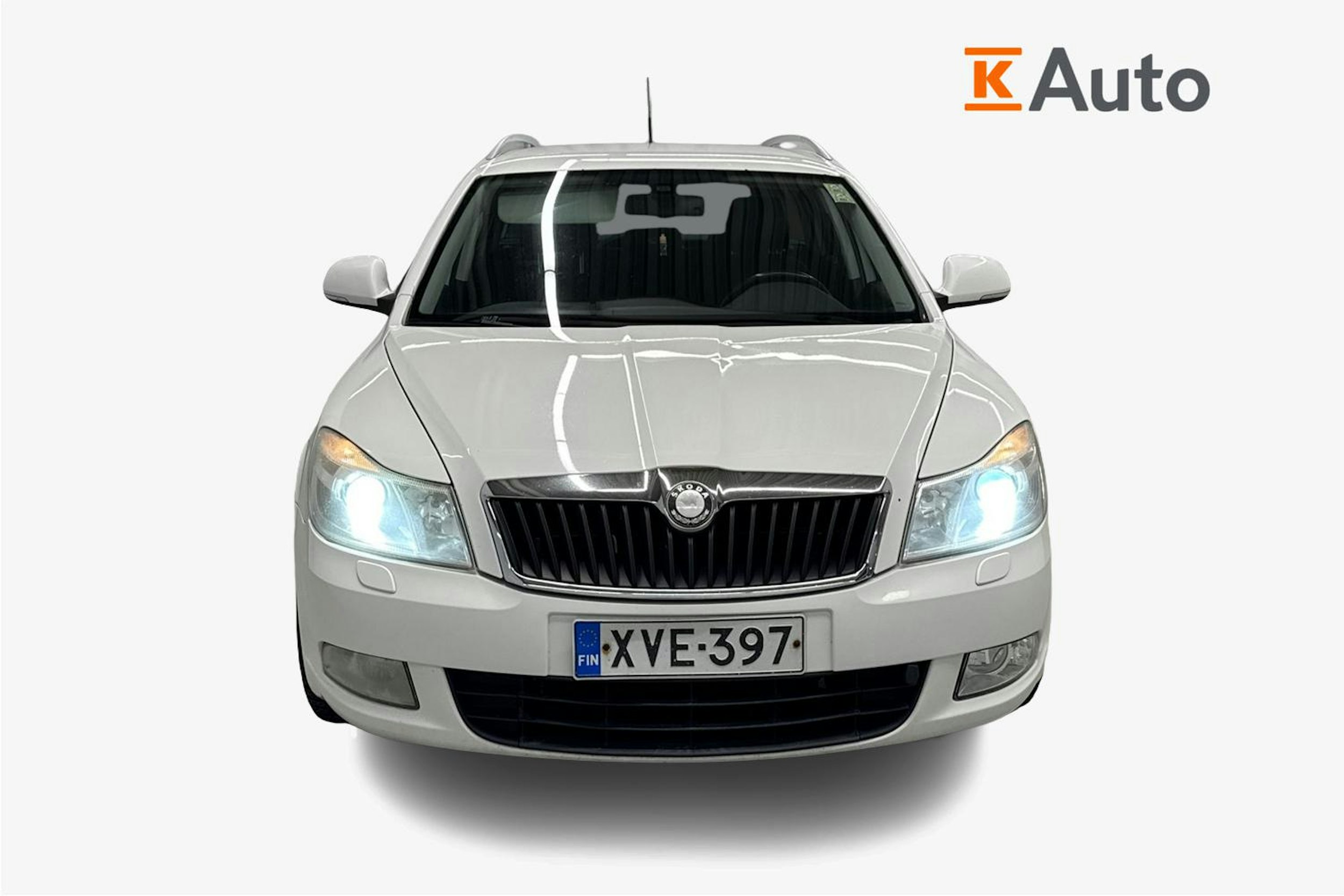 valkoinen Skoda Octavia 2010 kuva 4.