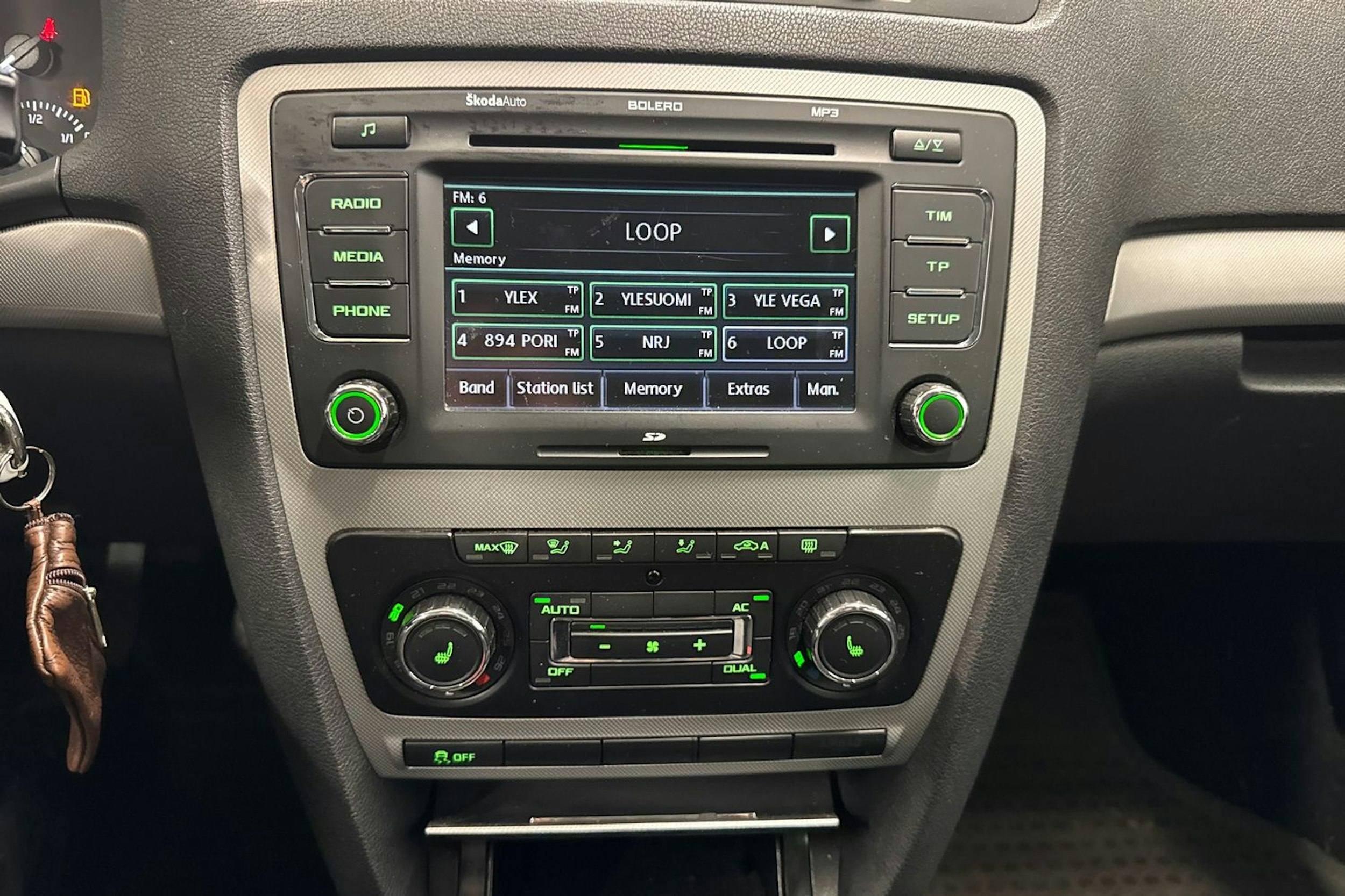 valkoinen Skoda Octavia 2010 kuva 15.