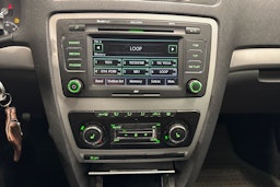 valkoinen Skoda Octavia 2010 kuva 15.