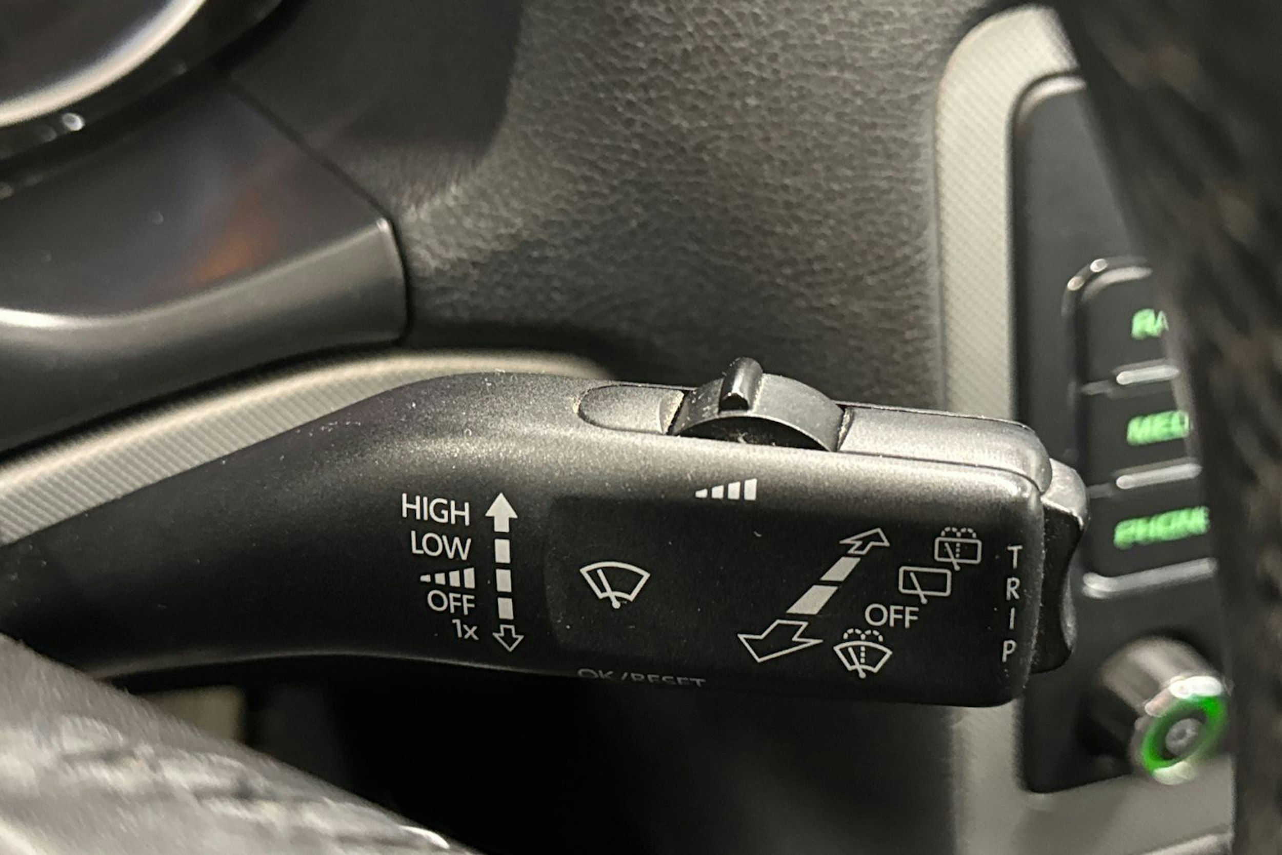 valkoinen Skoda Octavia 2010 kuva 17.