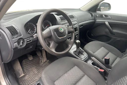 ruskea (beige) Skoda Octavia 2010 kuva 3.
