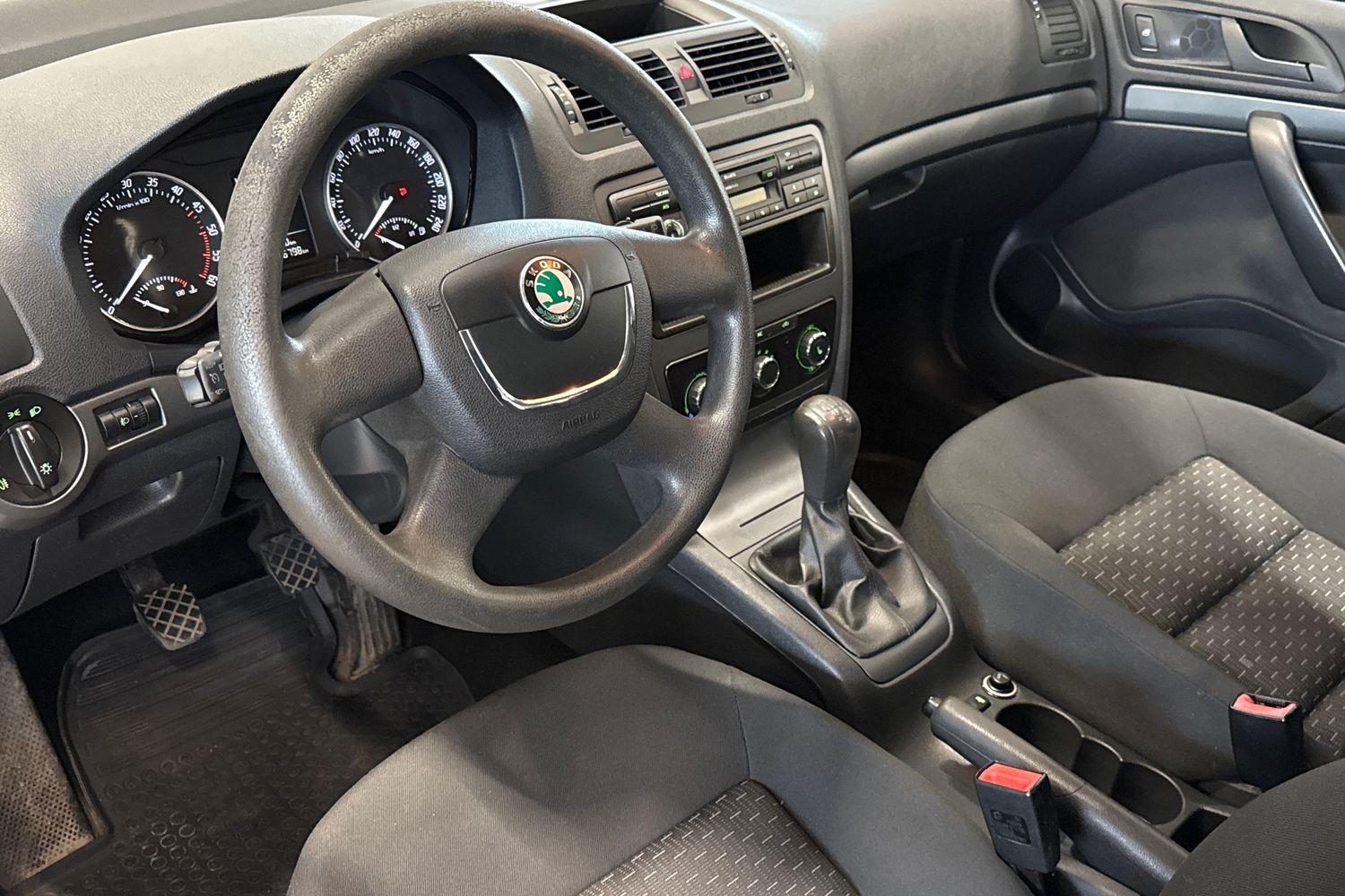 Skoda Octavia 2010, bild 6/20
