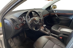 Hopea Skoda OCTAVIA 2011 kuva 6.
