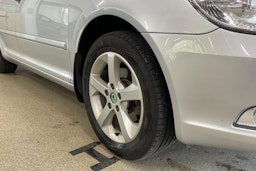 Hopea Skoda OCTAVIA 2011 kuva 10.