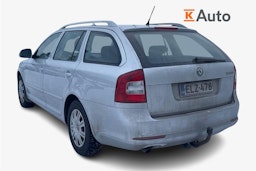 harmaa Skoda Octavia 2011 kuva 2.
