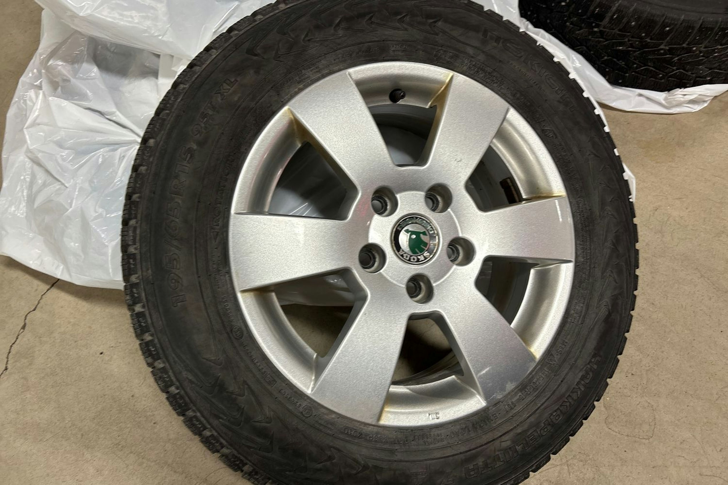met. harmaa Skoda Octavia 2011 kuva 15.