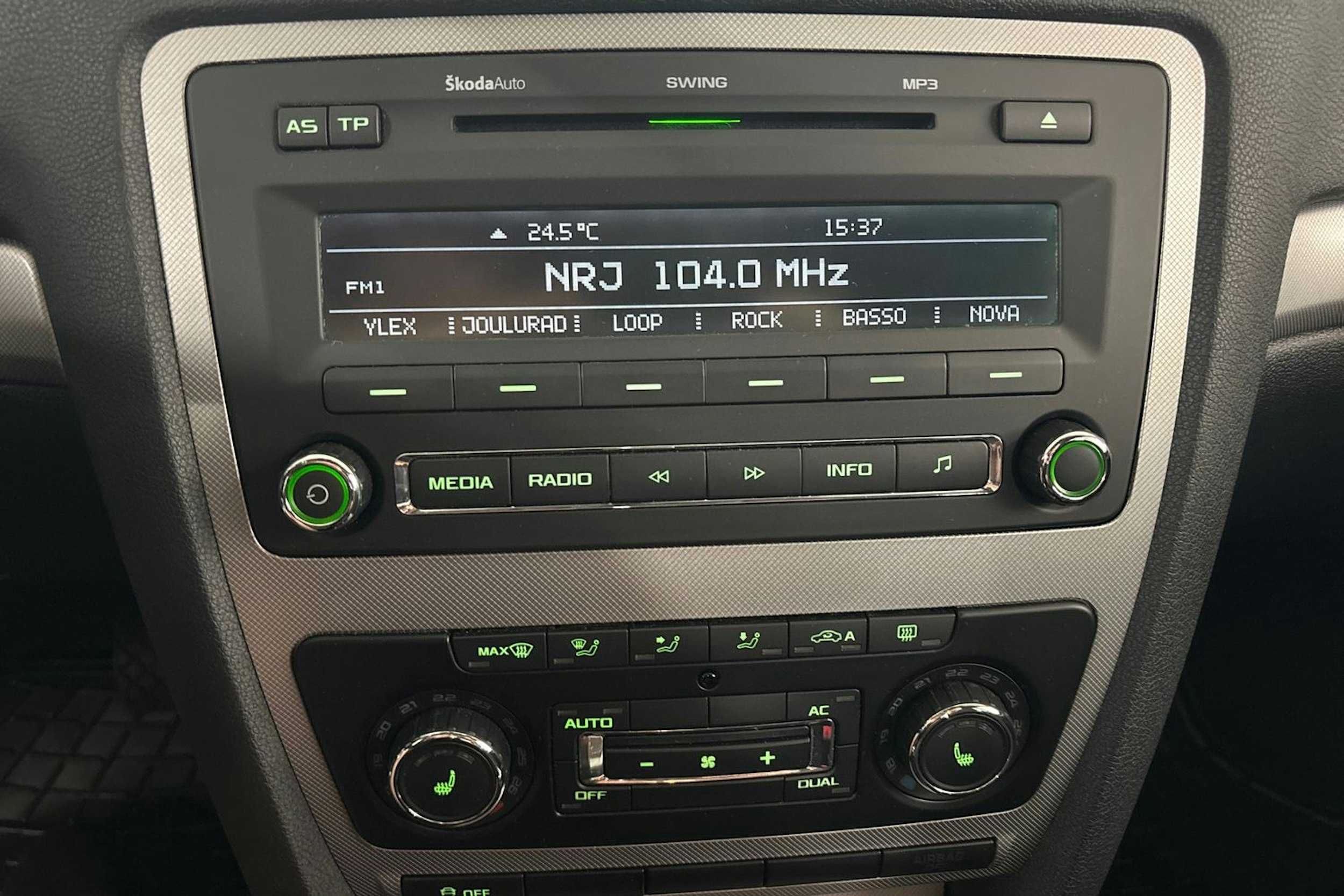 met. harmaa Skoda Octavia 2011 kuva 18.