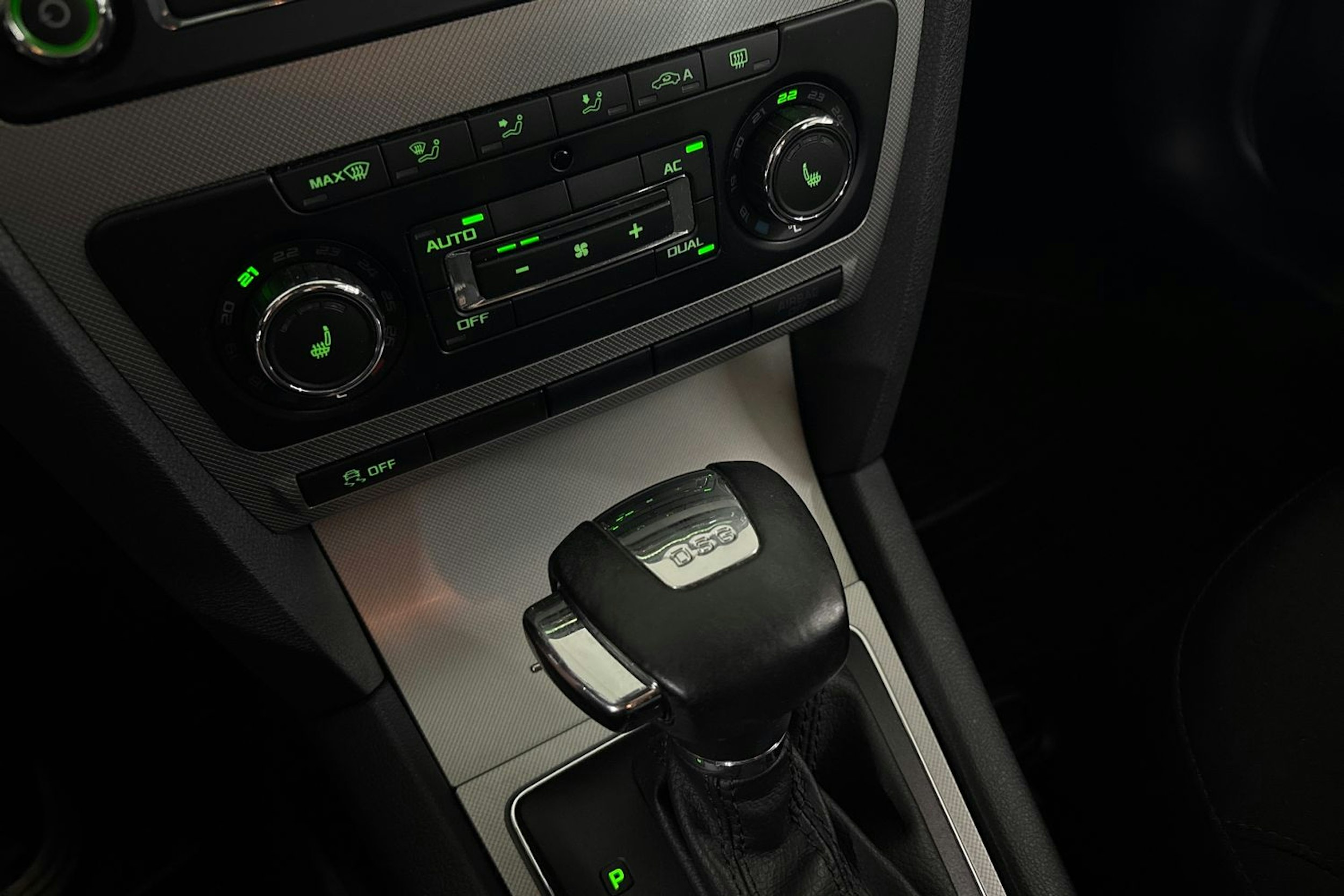 met. harmaa Skoda Octavia 2011 kuva 19.